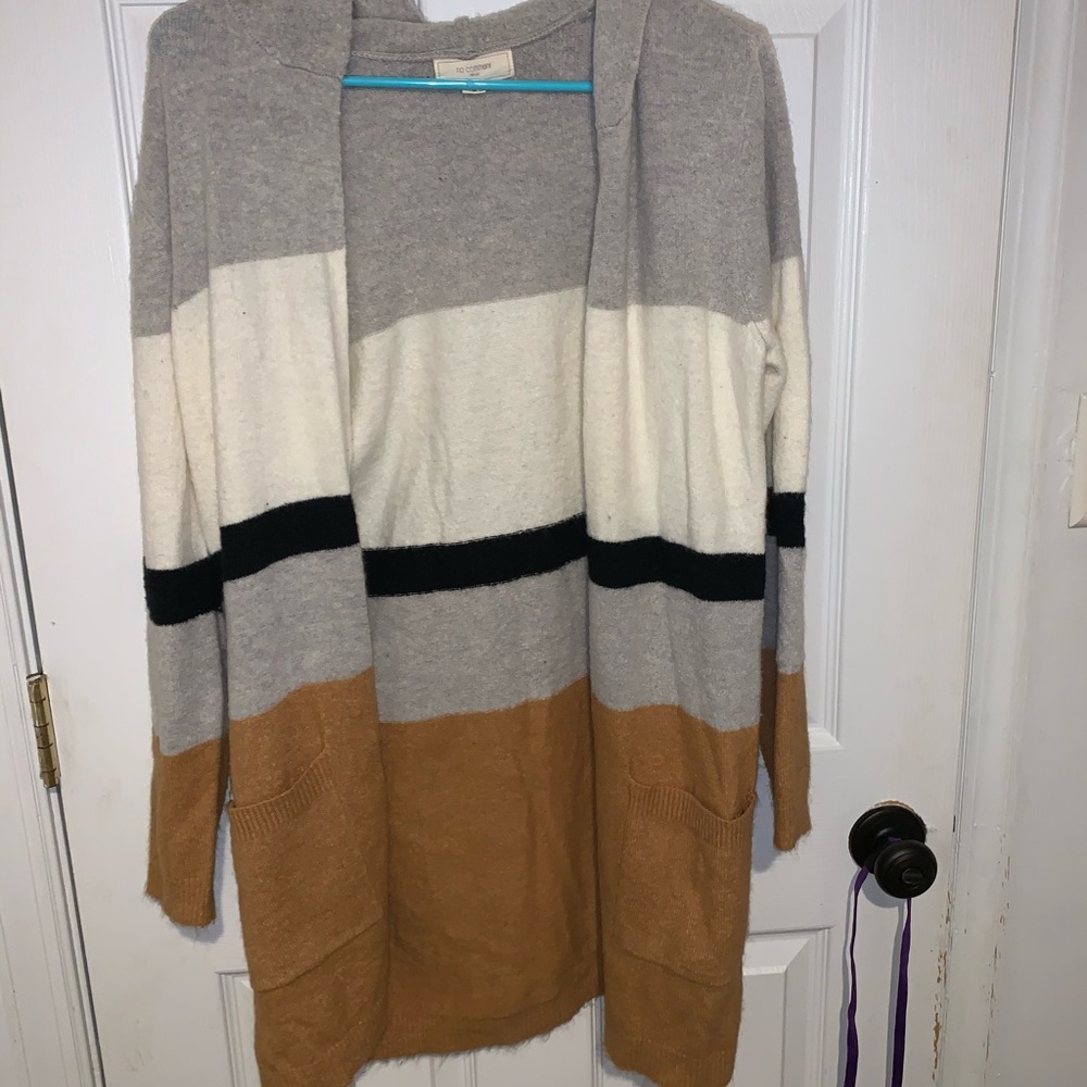 patterned fall sweater with hood